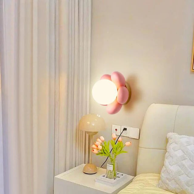 BlossomBeam - De Betoverende Bloemenlamp voor een Magische Kinderkamer
