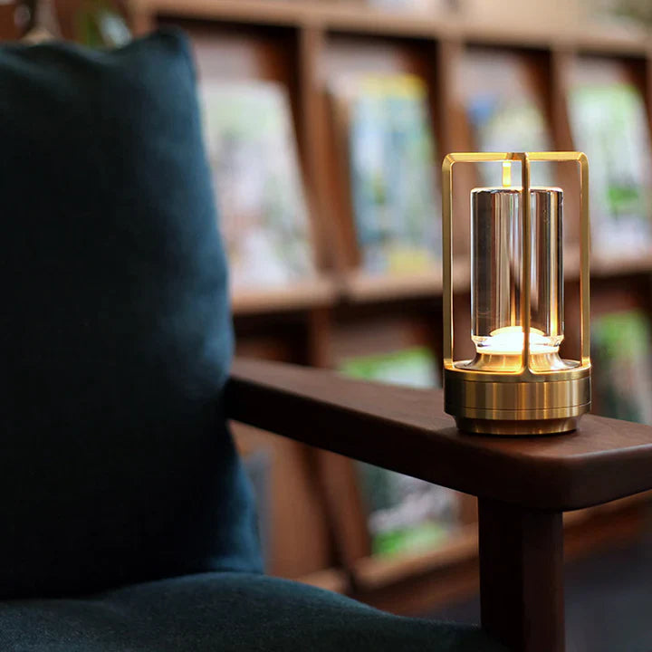 LumiLantern - Elegante lantaarn met slimme touchbediening voor sfeervolle verlichting, waar hij ook staat!