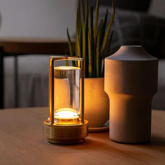 LumiLantern - Elegante lantaarn met slimme touchbediening voor sfeervolle verlichting, waar hij ook staat!