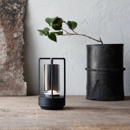 LumiLantern - Elegante lantaarn met slimme touchbediening voor sfeervolle verlichting, waar hij ook staat!