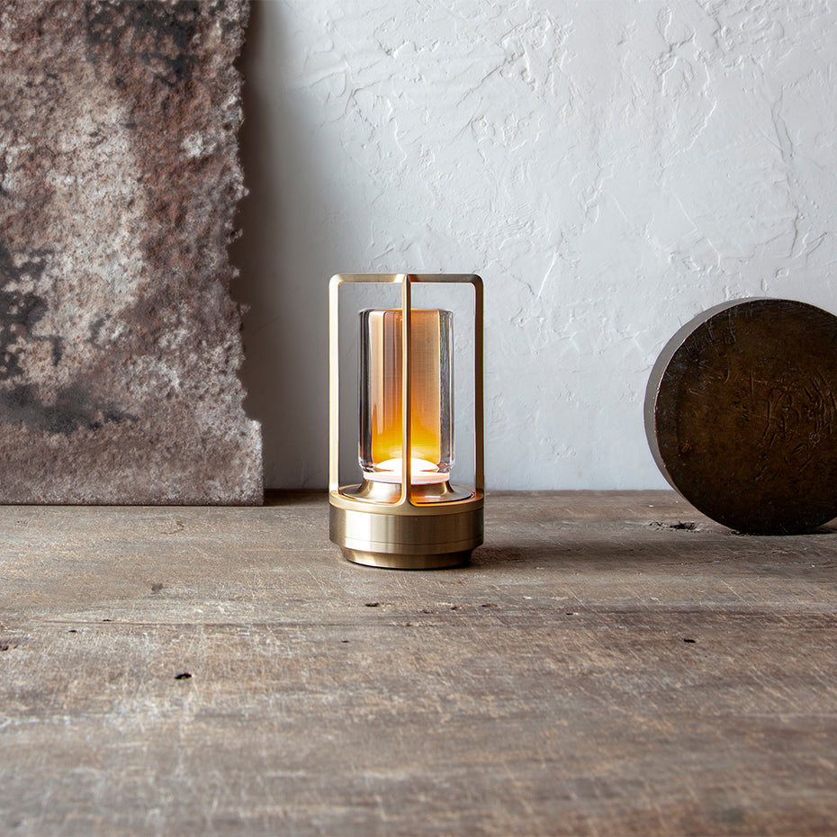 LumiLantern - Elegante lantaarn met slimme touchbediening voor sfeervolle verlichting, waar hij ook staat!
