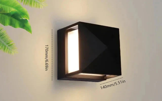 AlertBeam – Slimme Buitenwandlamp met Bewegingssensor voor Ultieme Veiligheid