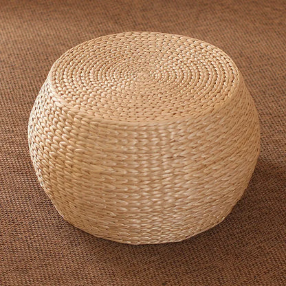 StrawSculpt – De natuurlijke ronde kruk die stijl en comfort combineert